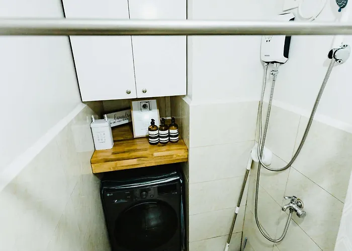 Resort-style Condo, Near Airport, Pool, Fast Wifi, Netflix&disney Apartamento