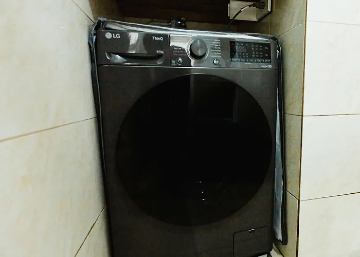 Resort-style Condo, Near Airport, Pool, Fast Wifi, Netflix&disney Apartamento