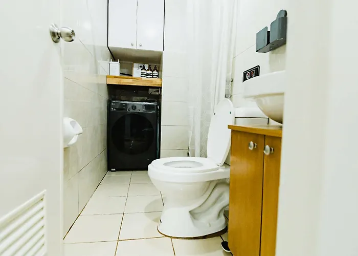 Resort-style Condo, Near Airport, Pool, Fast Wifi, Netflix&disney Isla de Mactán